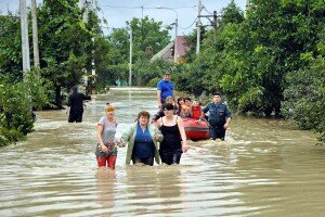 89210875 TASS 3420343 ill 300x200 Страшная правда про наводнение Крымска на Кубани